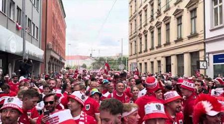 EURO 2024 - Oostenrijk tegen Turkije - Fan Walk - Fanmarsch