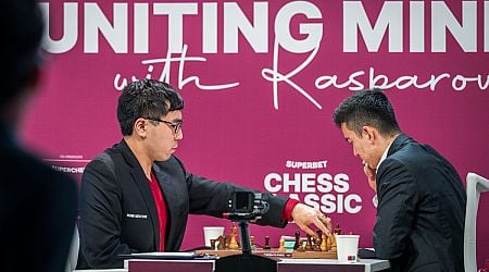 Superbet Classic: Missed chances by Caruana and So