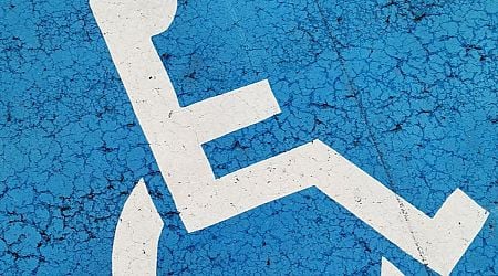 Judge imposes driving ban for parking in disabled bay
