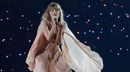 Taylor Swift greets fans in Dutch at Amsterdam show; Merchandise sales through the roof
