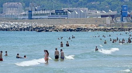 Tourism Minister Says Summer Season Started Well, Black Sea Water Quality Excellent
