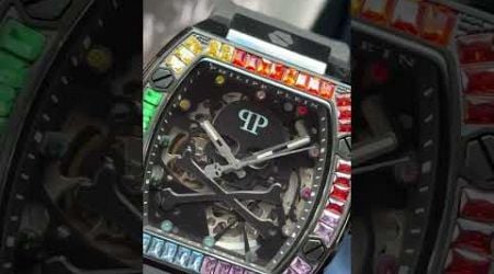 Lleno de #lujo y #exclusividad este espectacular reloj Philipp Plein #watch #shorts #luxurywatch