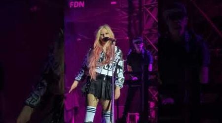 Avril Lavigne greatest hits tour 2024 Nimes festival France