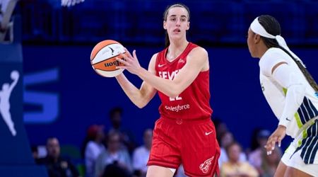 Caitlin Clark breaks WNBA's single-game assist record with 19 in Fever's loss to Wings