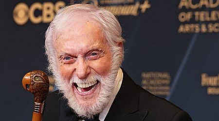 Dick Van Dyke, 98, says his secret to living a long life is going to the gym 3 times a week