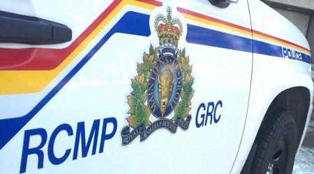 1 dead, 8 injured when SUV and bus collide near Crowsnest Pass