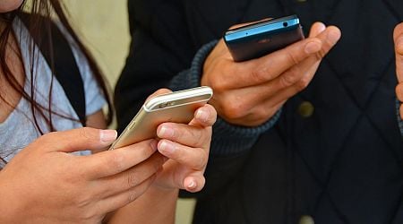 Cabinet approves ban on mobile phones in secondary schools