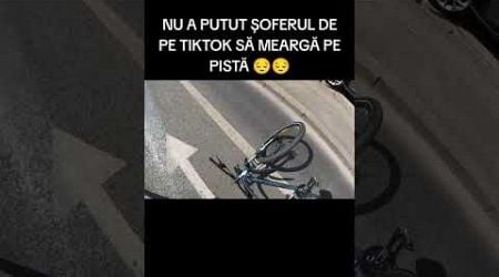 Cade bicicleta #bucuresti #romania #masina #motor #moto #trafic #politie #bicicleta #pieton #sofer