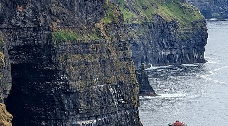Cliffs of Moher search for boy to resume this afternoon due to weather conditions