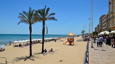 Double tragedy in Alicante: Husband, 87, has fatal heart attack while swimming in the sea before wife, 85, suffers identical fate while diving in to rescue him