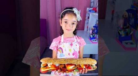 A girl makes delicious baguette with vegetarian schnitzel #shorts #viral #food #trends #kids #viral