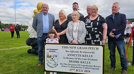 Dessie Kelly remembered as Letterkenny Rovers share spoils with Man United Legends