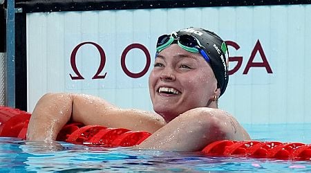 Olympics 2024: Mona McSharry cruises into 100m breaststroke semi-finals