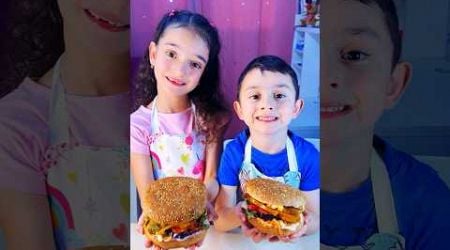 Children make healthy tasty sandwich with vegan schnitzel #shors #food #trends #viral #kids #viral