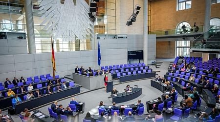 German politicians debate military involvement in ME