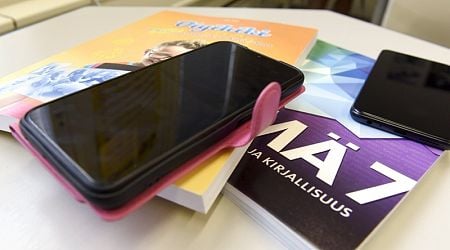 Helsinki adopts tougher rules on smartphone use in schools