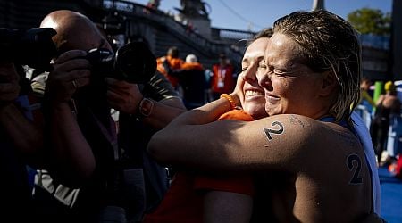 Gold for Sharon van Rouwendaal in 10 km open water swimming