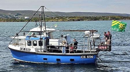 In pictures: Sun shines at Float for Hope Boat Run in Burtonport