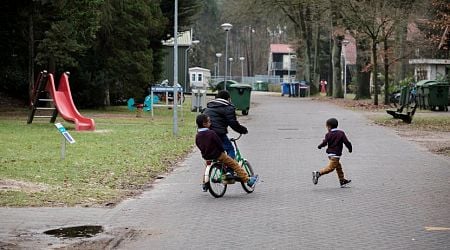 Dozens of demonstrators take action for child pardon in The Hague