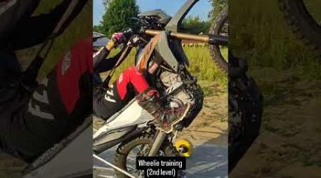 Welcome to Wheelie Latvia! We offer full wheelie training with a step by step program.