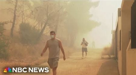 &#39;You couldn&#39;t breathe&#39;: Hundreds of Greek residents evacuate from wildfires