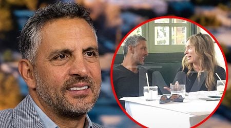 Mauricio Umansky and GF Nikita Kahn Share a Kiss in Aspen