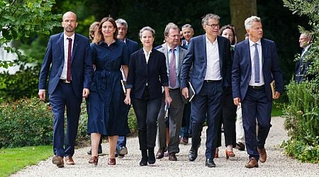 Macron begins crisis talks with party leaders to get government up and running