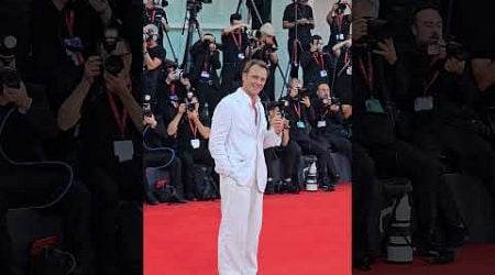 Alessandro Preziosi sul Red Carpet del Festival del Cinema di Venezia