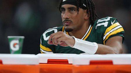 Packers' Love exits with leg injury late in loss to Eagles