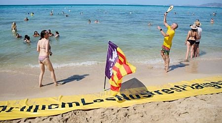 Spain beach warning for UK tourists after 'painful' problem sweeps 7,500 people