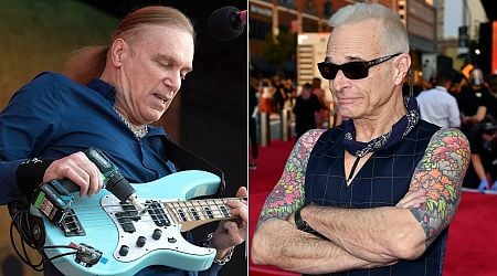 'It's Like Getting a PhD in Showbiz 101': Billy Sheehan Recalls What David Lee Roth Was Like to Work With