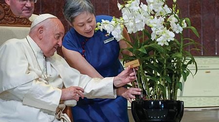 Pope marvels at Singapore's skyscrapers and asks that the lowest migrant workers not be forgotten