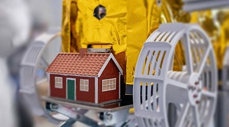 Japan to put a small red Swedish house on the Moon