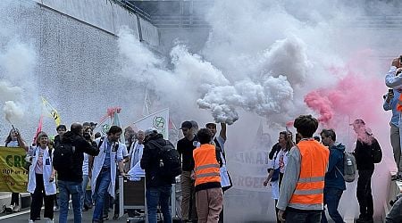 Police arrest 370 as they end The Hague A12 climate protest