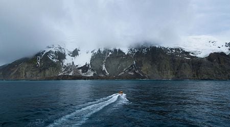 World's loneliest island 1,400 miles away from people...