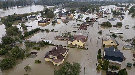 Europe floods: Poland prime minister calls emergency government session