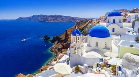 Almost 11 billion euros flowed into Greece from tourism up until July