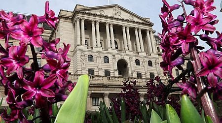 BoE holds interest rates steady at 5 per cent, extends bond sell-off