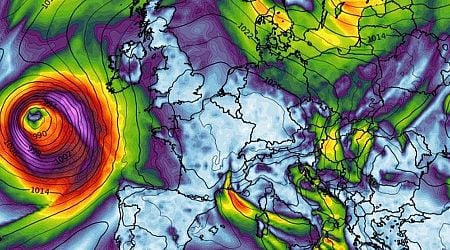 Ireland weather: Monster Atlantic storm prompts ominous 12 hour warning from Met Eireann