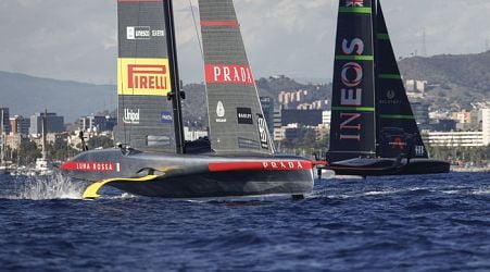 Vuitton Cup Final: third race timed out after winds die