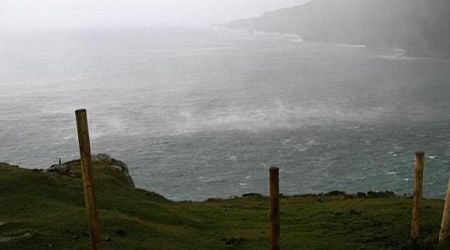 A dry start before showers of rain forecast to develop later today in Donegal