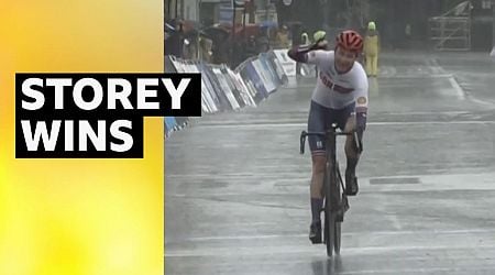 'I'm cold' - Storey retains world title in wet conditions