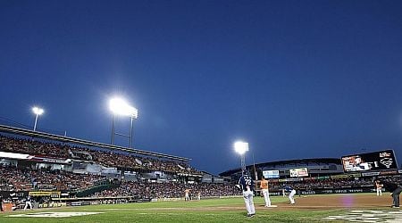 Hanwha Eagles lose final home game at oldest KBO stadium