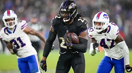 Henry runs for 199 yards, Jackson has three TDs as Ravens rout previously unbeaten Bills