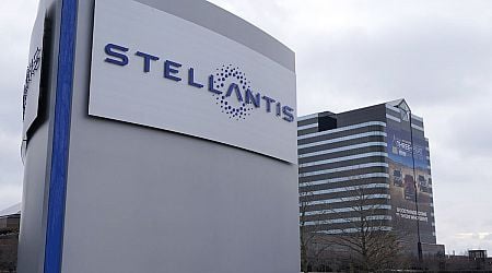 Stellantis cuts its annual forecasts, warns about lower than expected profits