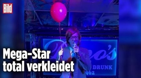 Chris Martin gibt gratis Konzert in Karaoke Bar