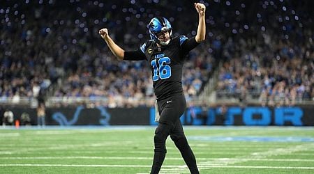 LOOK: Lions' Jared Goff catches TD on perfectly executed trick play vs. Seahawks on 'Monday Night Football'