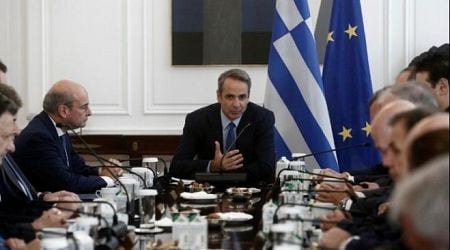 Mitsotakis: Stricter penalties for weapons possession among young people