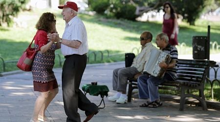 Bulgaria Has 300 Female, 96 Male Centenarians - National Statistical Institute