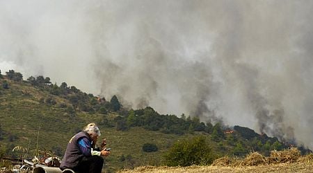 Hundreds of firefighters battle a deadly forest fire raging in southern Greece for the third day